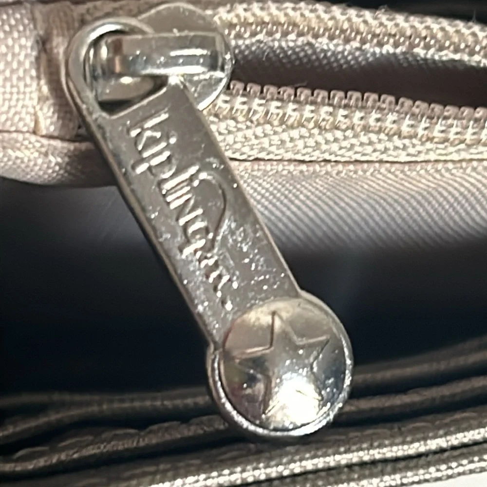 New Kipling Zuma Metallic Pewter Croc Embossed Crossbody Travel Organizer - Picture 9 of 13